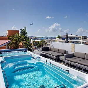 Hotel Commodore Simpson Bay